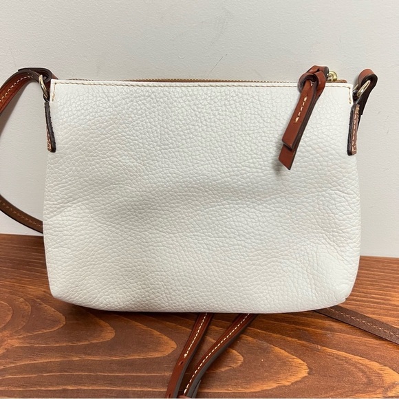 NEW Dooney & Bourke White Italian Leather Embossed Lizard Ginger Pouchette - Picture 12 of 13
